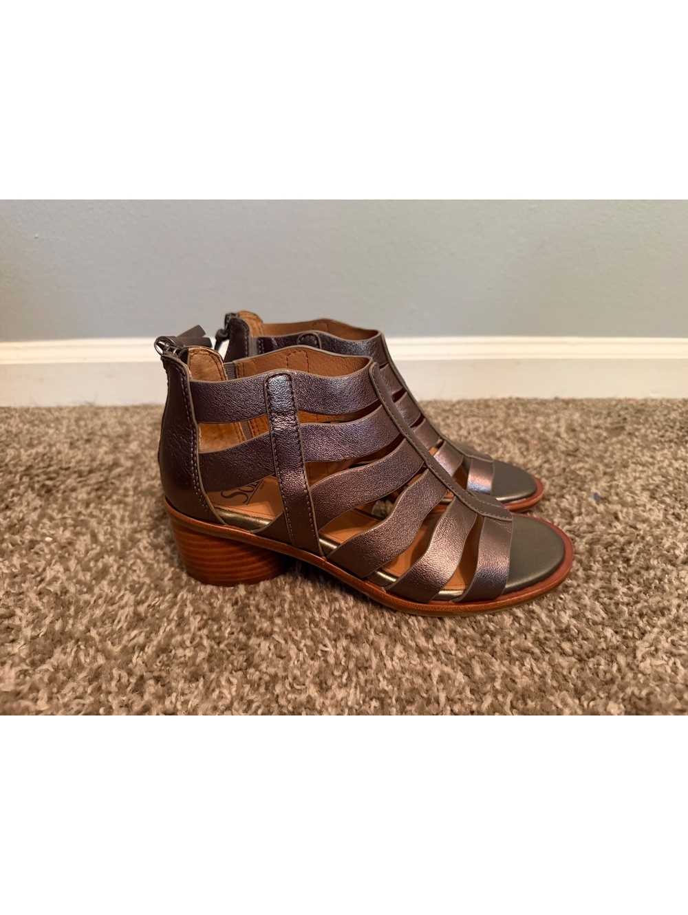 New Soffit Carmen Heeled Sandals Women’s 6.5